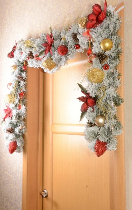 Гирлянда на двери 220 см Bright Christmas