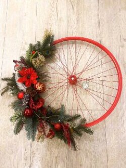 Композиция "Christmas bicycle wheel"